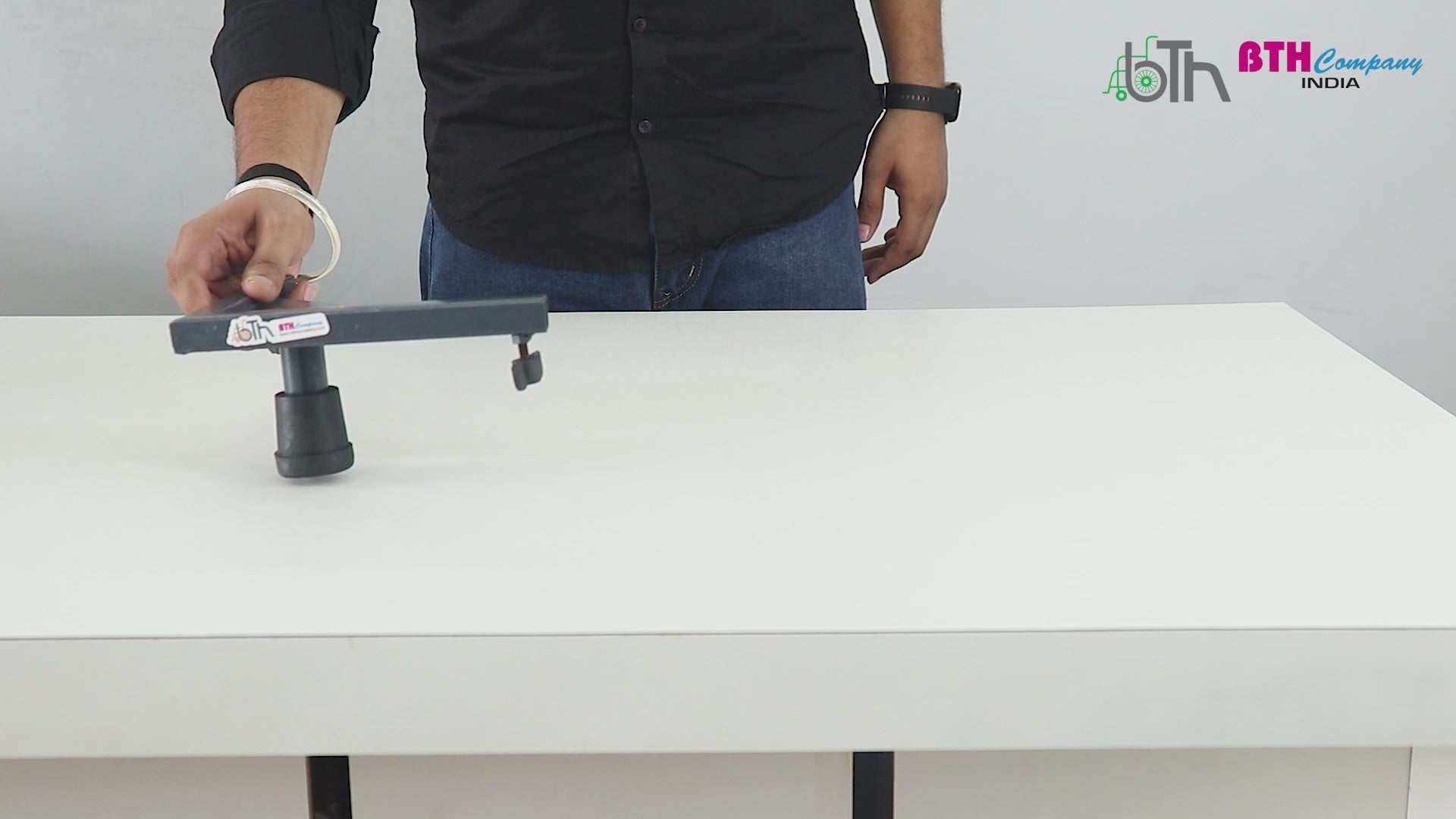 Load video: Washing Machine Stand - Adjustable Size (16"×26" to 19"×32") with Anti-Vibration Buffers